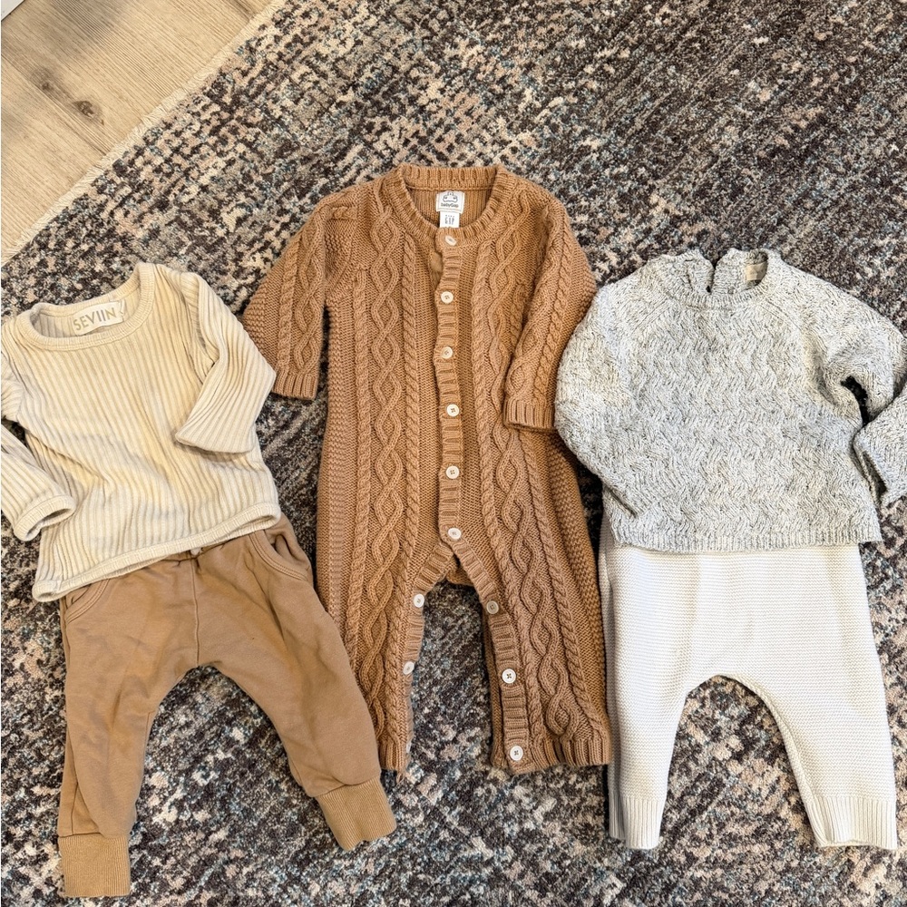 Gender neutral baby bundle (Quincy Mae, Baby Gap, Mebie Baby)